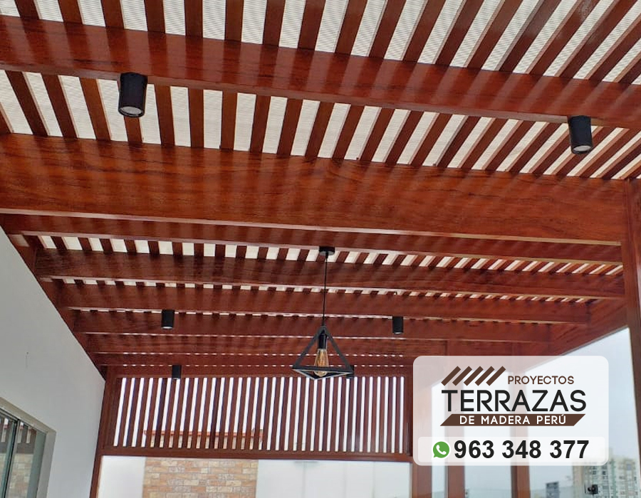 techo sol y sombra, techo de madera, estructura de madera, techos de madera, listones de madera, escalera de madera, parantes de madera, madera caoba, machihembrado, acabados en madera, acabado de madera, madera laqueada, madera barnizado, rejas de madera, madera flotante, columnas de madera, techos, madera, terrazas, terrazas de madera, proyectos de madera, proyectos, sol y sombra, sombra de madera